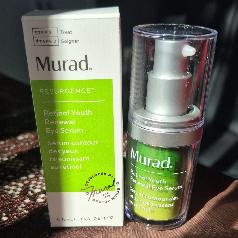 Murad Retinol Youth Renewal Eye Serum - Green and White